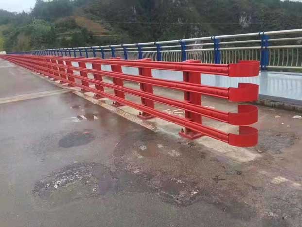 防撞護（hù）欄